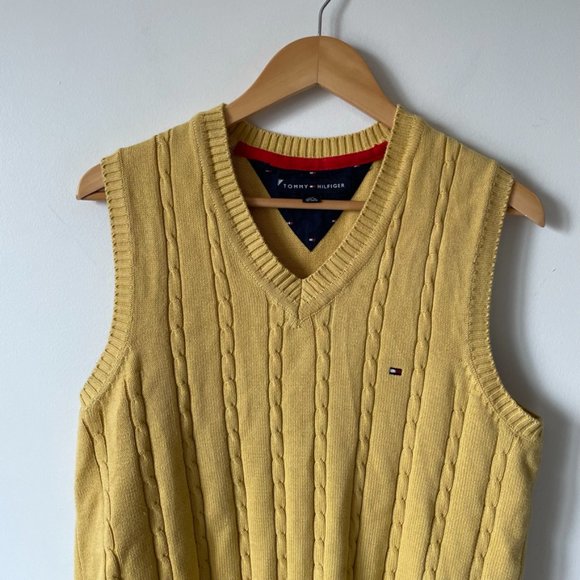 Tommy Hilfiger Men's Mustard Yellow Knit Sweater Vest Sz L - Picture 2 of 6
